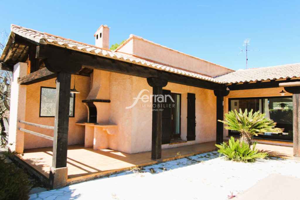 A vendre à Lorgues Maison de 145m² sur 1545m² de terrain – 4 pièces – 3 chambres – 145.00 m²