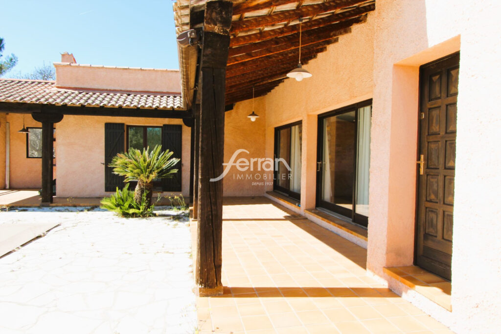 A vendre à Lorgues Maison de 145m² sur 1545m² de terrain – 4 pièces – 3 chambres – 145.00 m²