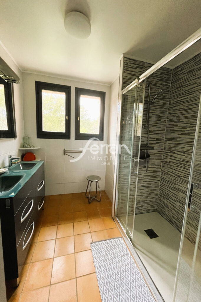 A vendre à Lorgues Maison de 145m² sur 1545m² de terrain – 4 pièces – 3 chambres – 145.00 m²