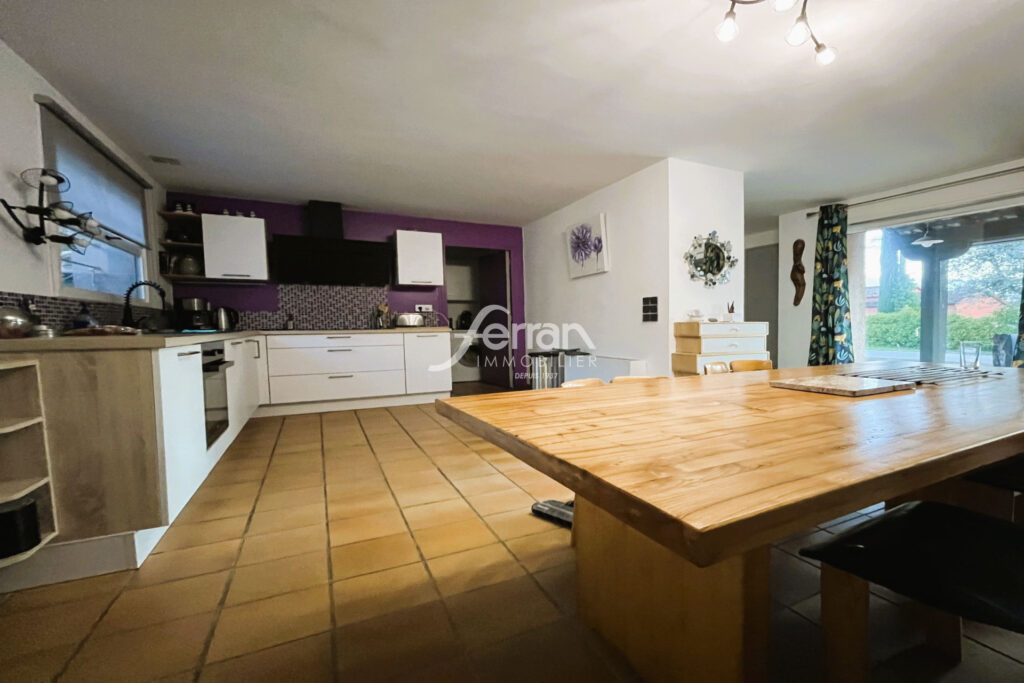 A vendre à Lorgues Maison de 145m² sur 1545m² de terrain – 4 pièces – 3 chambres – 145.00 m²