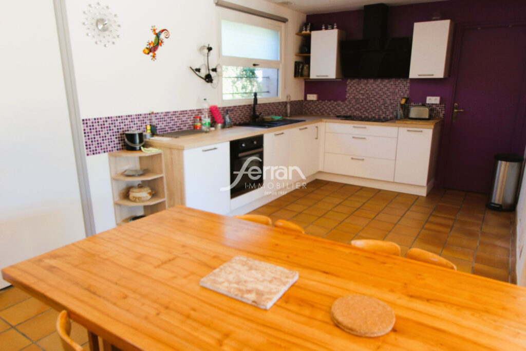 A vendre à Lorgues Maison de 145m² sur 1545m² de terrain – 4 pièces – 3 chambres – 145.00 m²