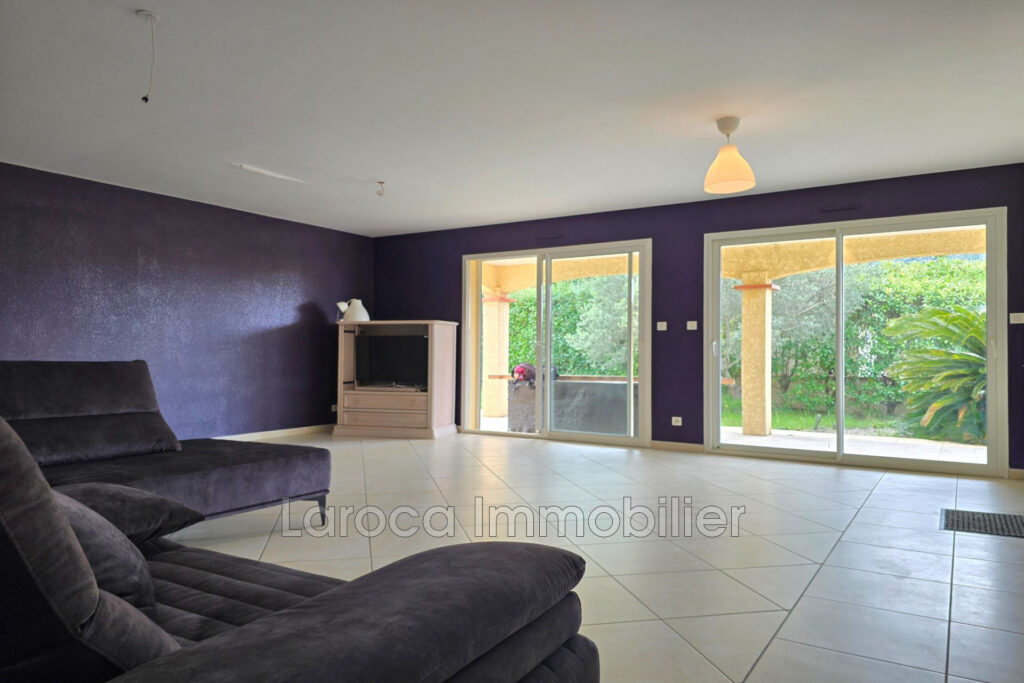 Achat villa à Laroque des Albères – 5 pièces – 3 chambres – 112.00 m²
