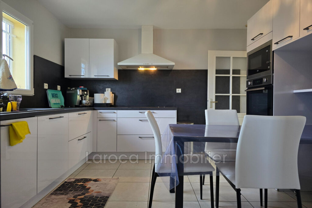 Achat villa à Laroque des Albères – 5 pièces – 3 chambres – 112.00 m²