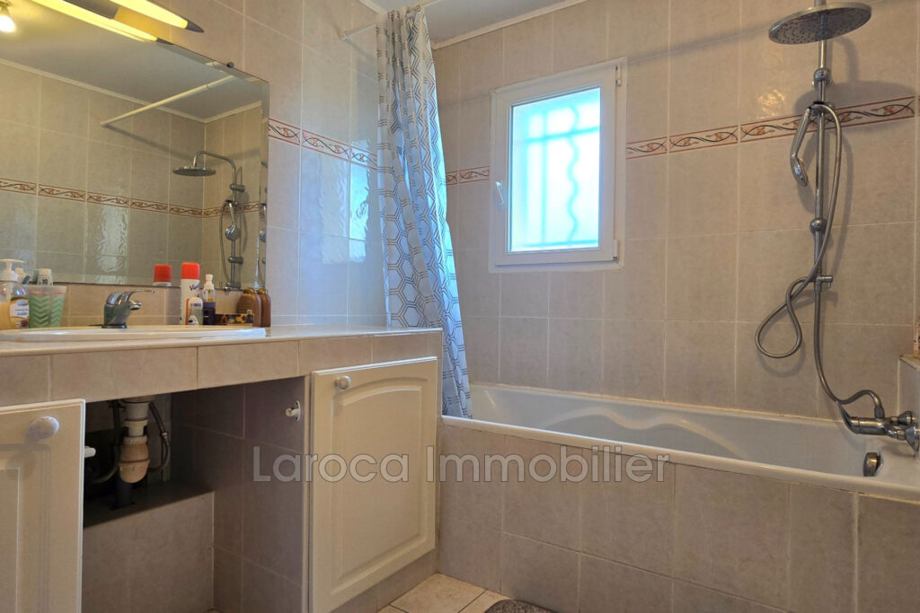 Achat villa à Laroque des Albères – 5 pièces – 3 chambres – 112.00 m²