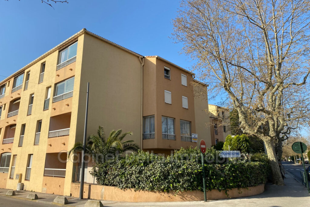 BUREAU Centre ville de SANARY – NR pièces – NR chambres – 21.00 m²