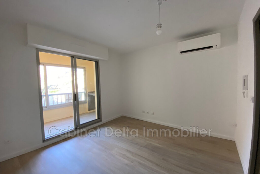 BUREAU Centre ville de SANARY – NR pièces – NR chambres – 21.00 m²