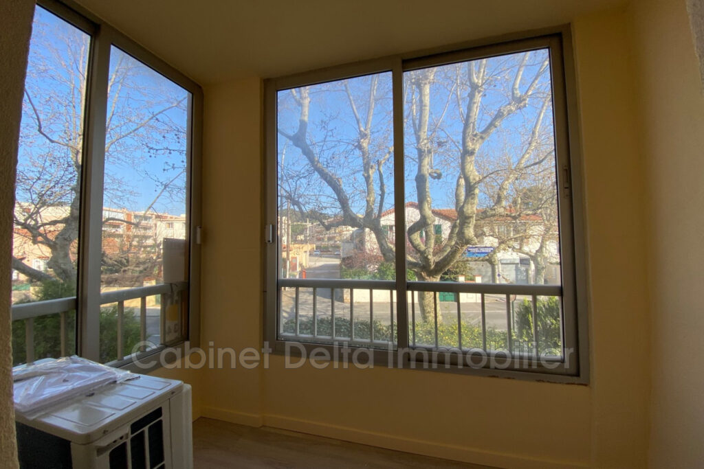 BUREAU Centre ville de SANARY – NR pièces – NR chambres – 21.00 m²