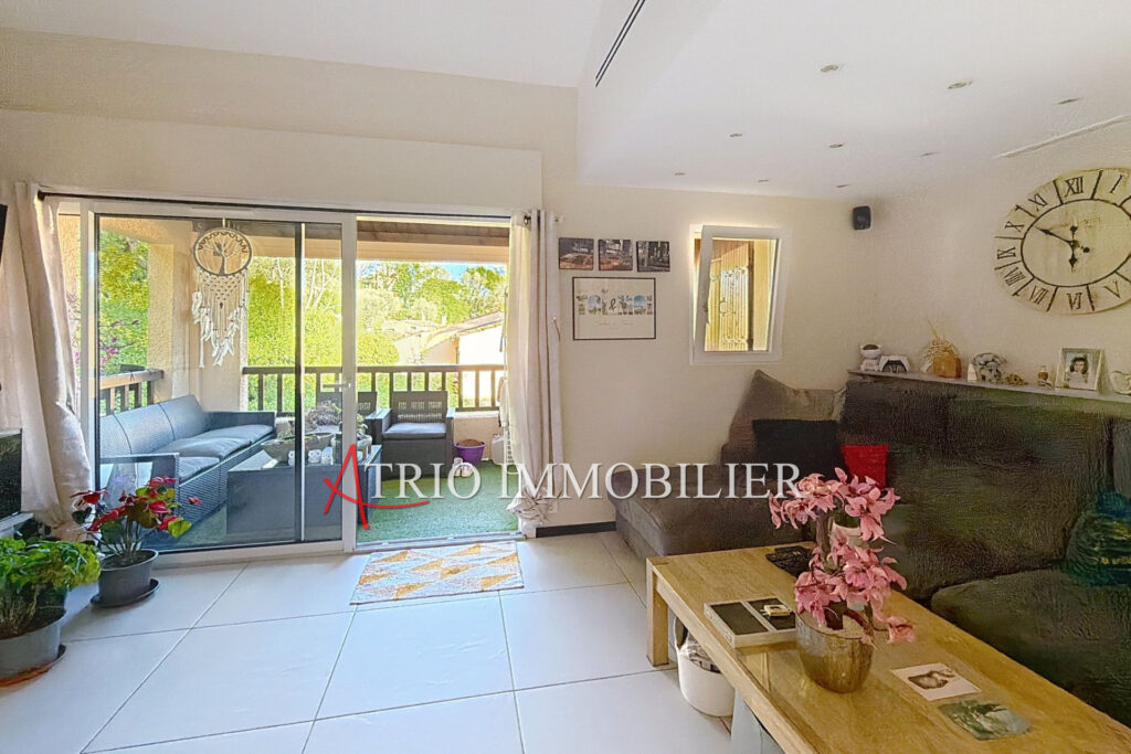 Superbe duplex au calme absolu, situé dans une magnifique rési – 2 pièces – 1 chambre – 37.00 m²