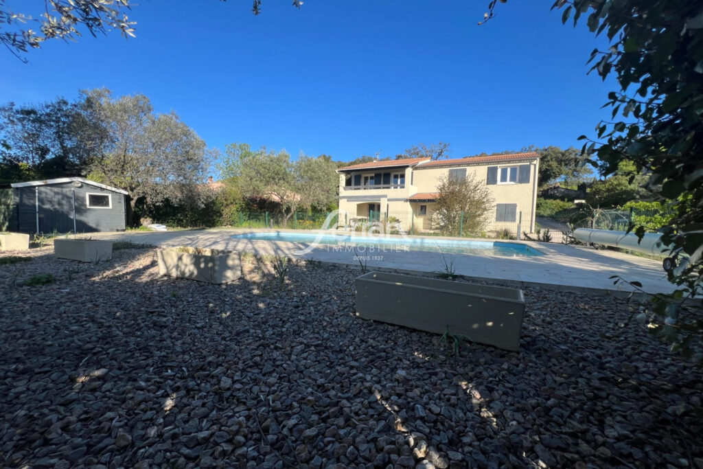 Maison d&rsquo;environ 140 m2 composée de 2 logements sur terrain de – 6 pièces – 4 chambres – 140.00 m²