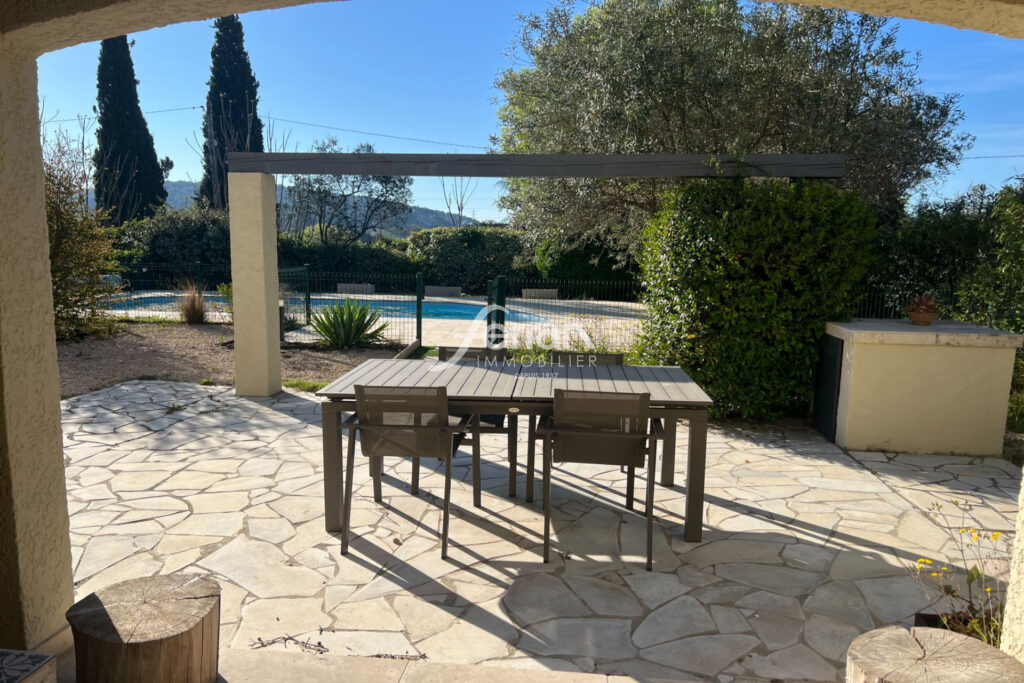 Maison d&rsquo;environ 140 m2 composée de 2 logements sur terrain de – 6 pièces – 4 chambres – 140.00 m²