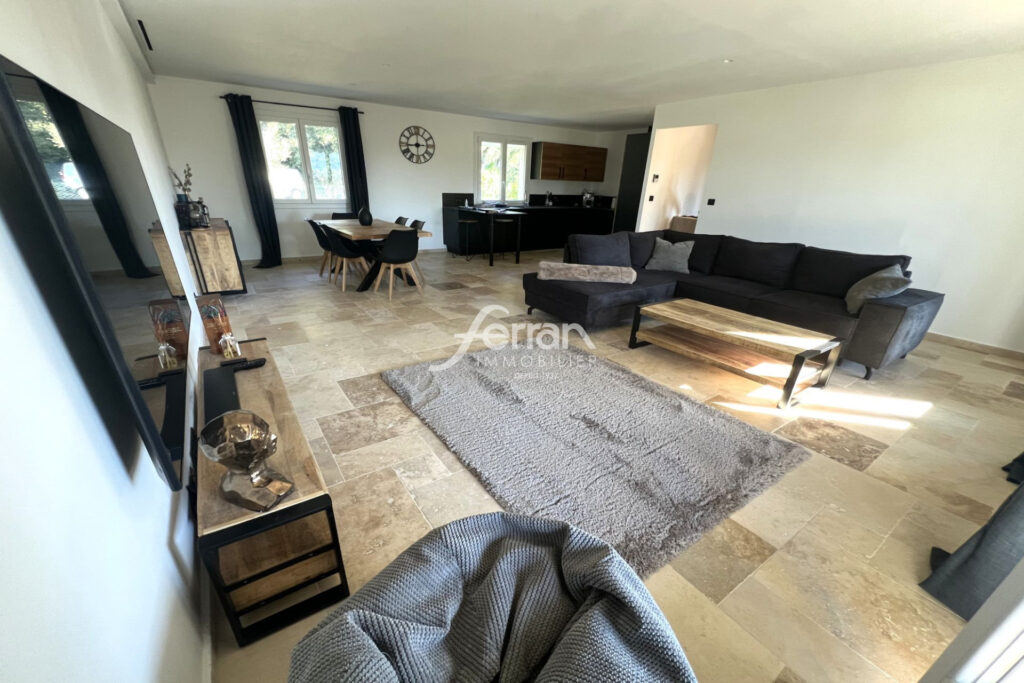 Maison d&rsquo;environ 140 m2 composée de 2 logements sur terrain de – 6 pièces – 4 chambres – 140.00 m²