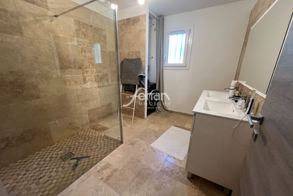 Maison d&rsquo;environ 140 m2 composée de 2 logements sur terrain de – 6 pièces – 4 chambres – 140.00 m²