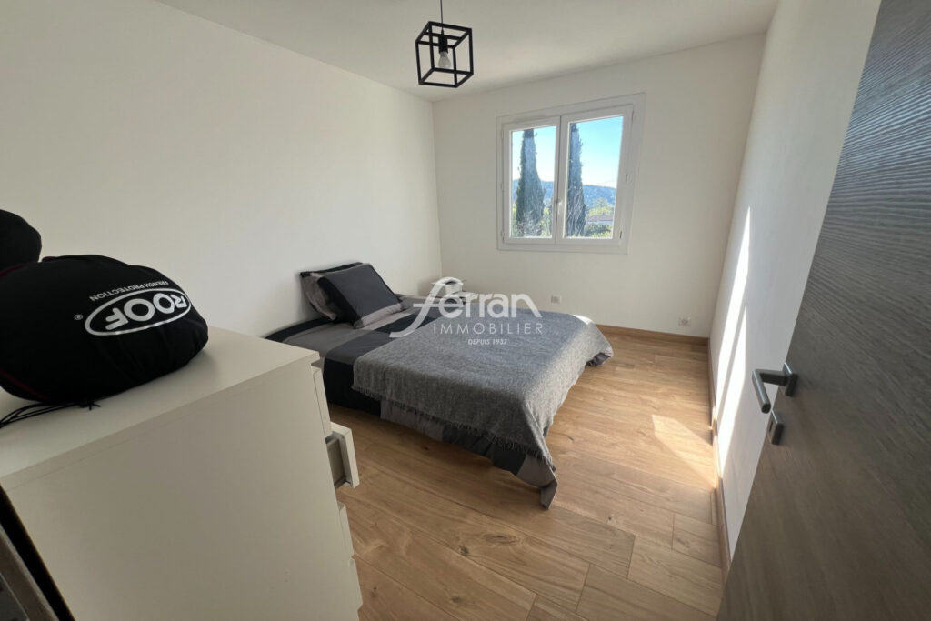 Maison d&rsquo;environ 140 m2 composée de 2 logements sur terrain de – 6 pièces – 4 chambres – 140.00 m²