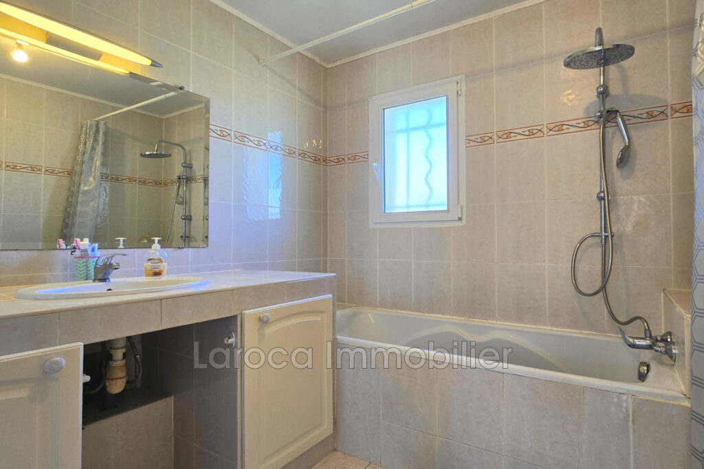 Achat villa à Laroque des Albères – 5 pièces – 3 chambres – 112.00 m²