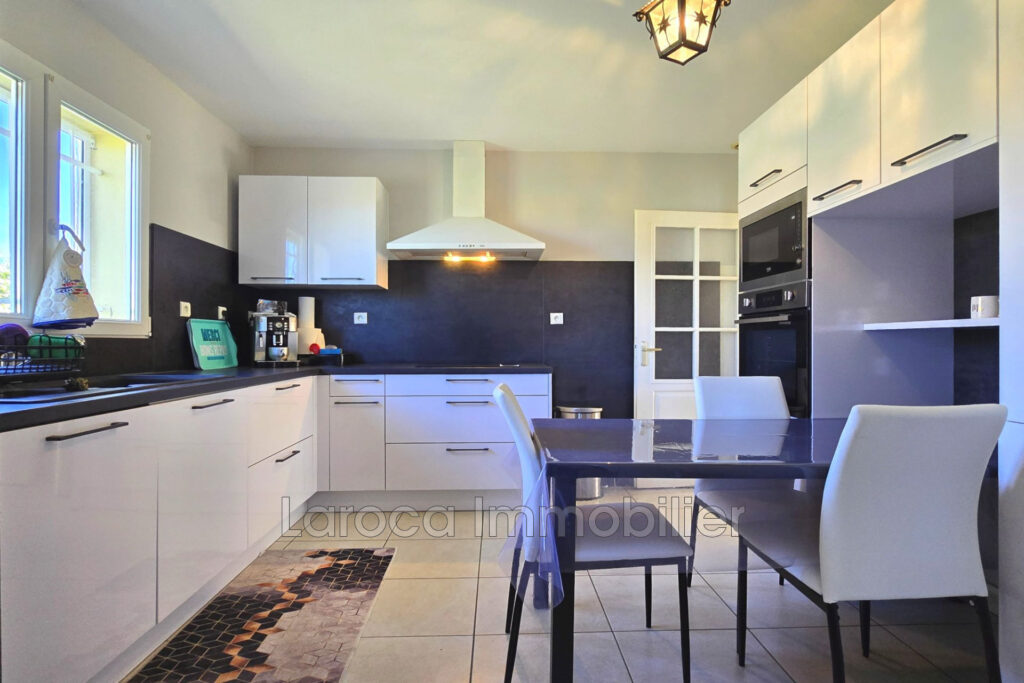 Achat villa à Laroque des Albères – 5 pièces – 3 chambres – 112.00 m²