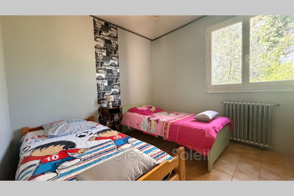 LA CELLE ? BIEN RARE ? 2 MAISONS EN UNE ? CALME –  Dans un cad – 8 pièces – 6 chambres – 160.00 m²