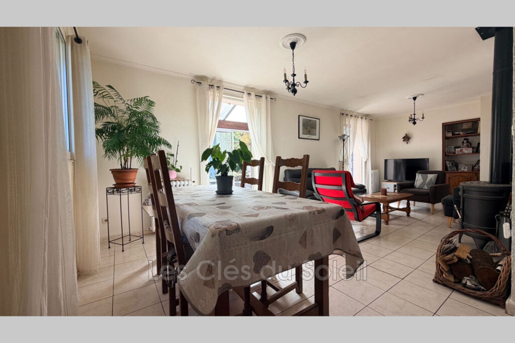 LA CELLE ? BIEN RARE ? 2 MAISONS EN UNE ? CALME –  Dans un cad – 8 pièces – 6 chambres – 160.00 m²