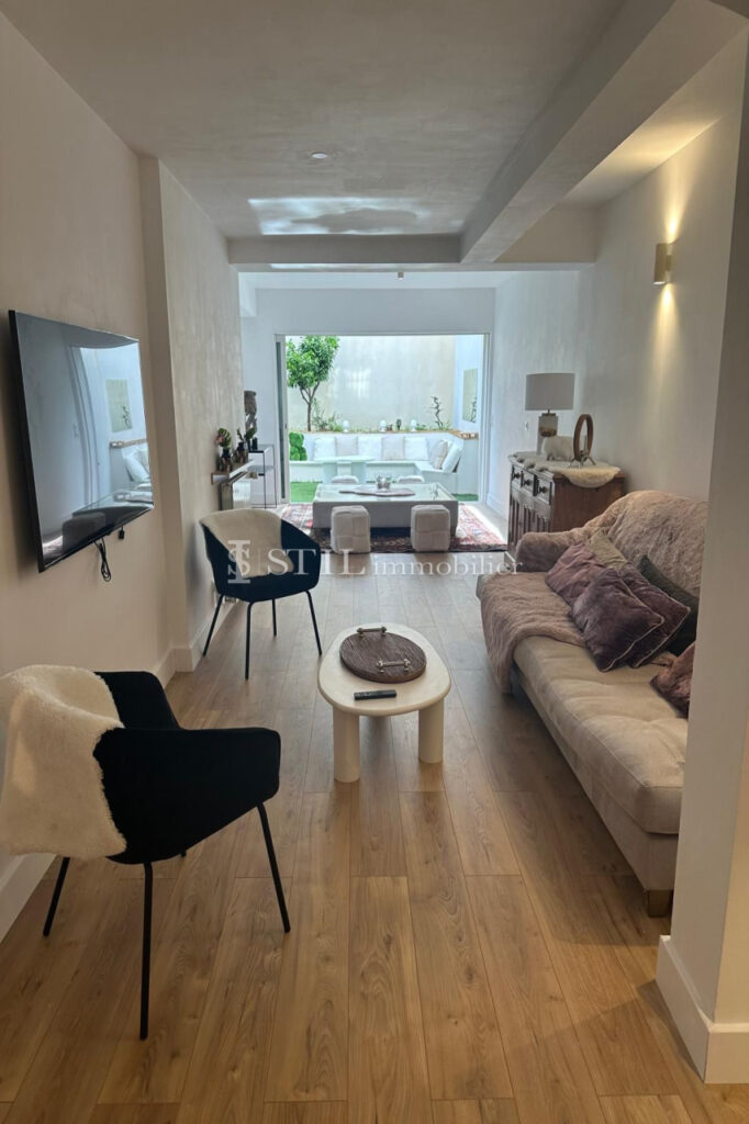 vente villa 8 Pièce(s) – 8 pièces – 6 chambres – 370.00 m²