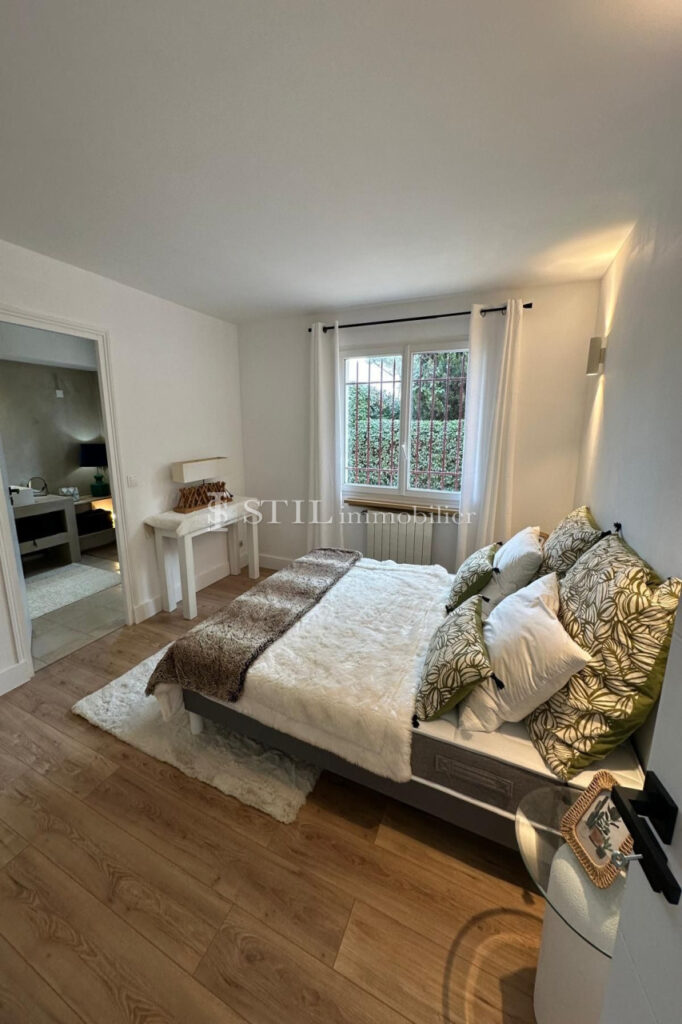 vente villa 8 Pièce(s) – 8 pièces – 6 chambres – 370.00 m²