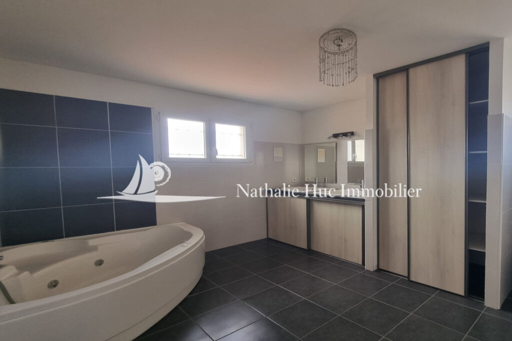 vente maison – NR pièces – 4 chambres – 144.00 m²