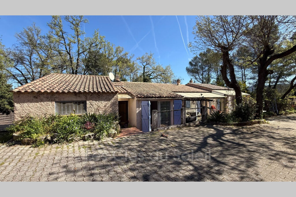 LA CELLE ? BIEN RARE ? 2 MAISONS EN UNE ? CALME –  Dans un cad – 8 pièces – 6 chambres – 160.00 m²