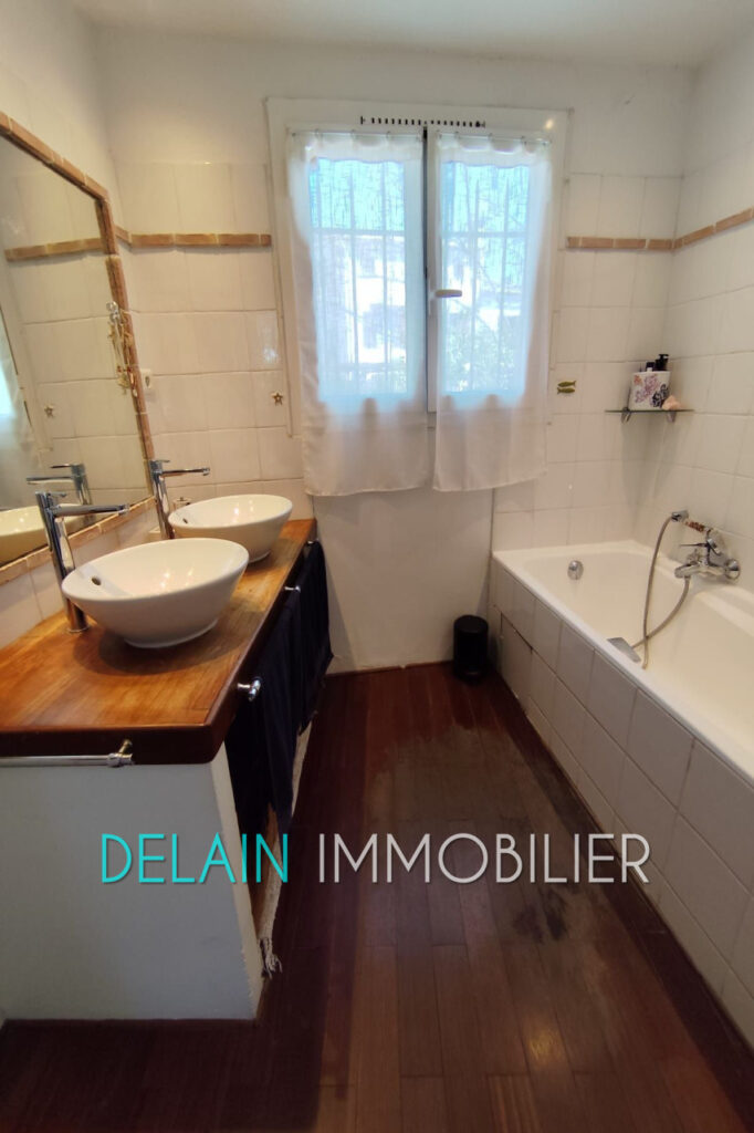 vente maison – NR pièces – 2 chambres – 85.00 m²