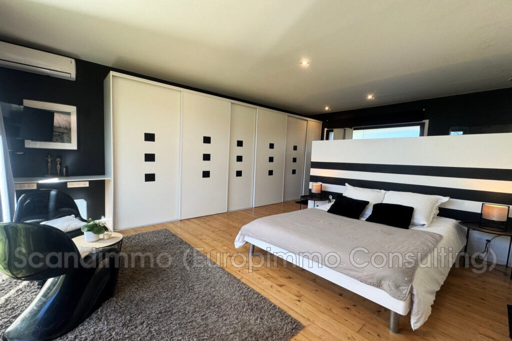 vente maison contemporaine 5 Pièce(s) – 5 pièces – 4 chambres – 202.00 m²