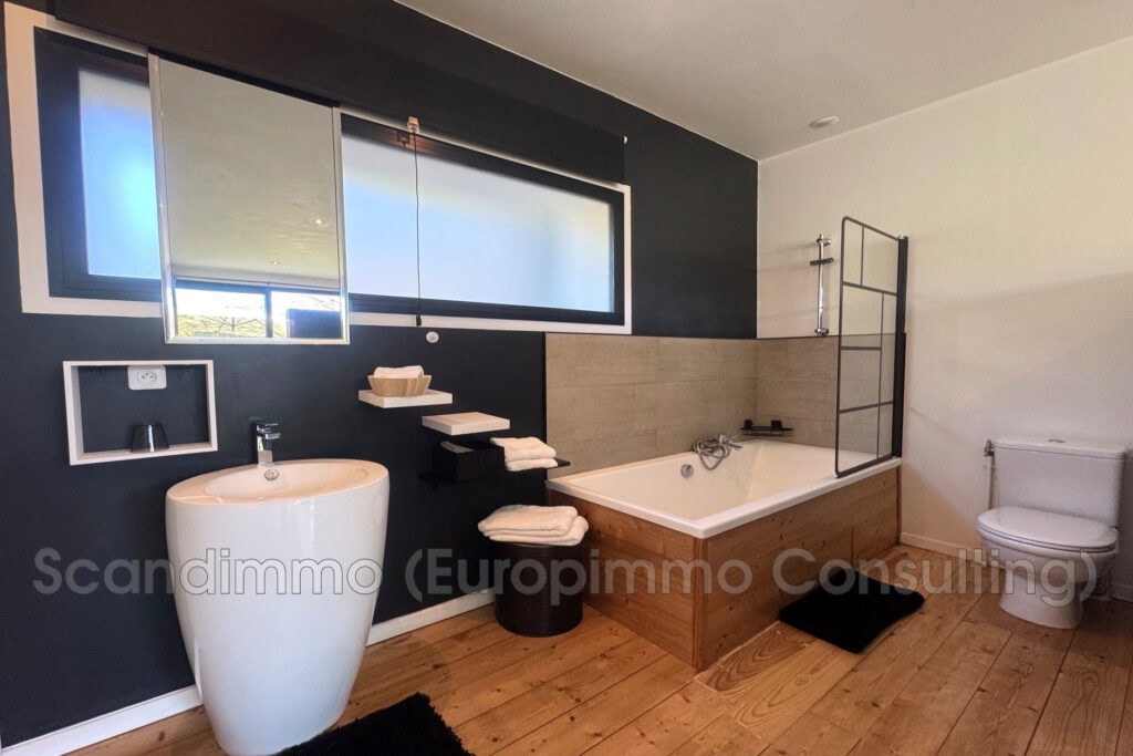 vente maison contemporaine 5 Pièce(s) – 5 pièces – 4 chambres – 202.00 m²