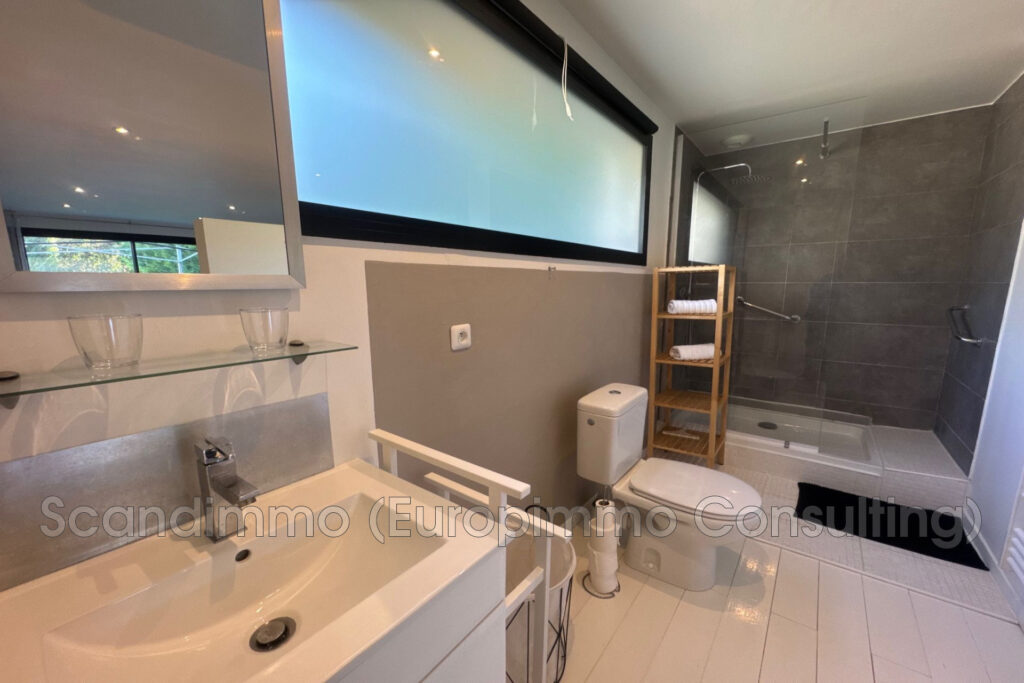 vente maison contemporaine 5 Pièce(s) – 5 pièces – 4 chambres – 202.00 m²