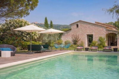 Superbe mas provençal avec piscine chauffée et vue nature ? Lo – NR pièces – 5 chambres