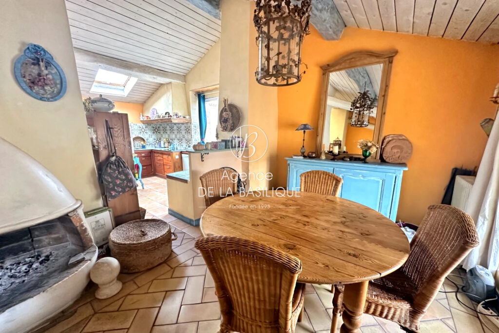 vente maison de village – NR pièces – 2 chambres – 94.00 m²