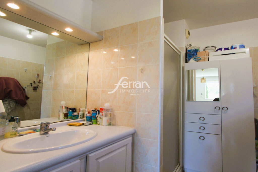 A vendre à Flayosc Proche village appartement 43m² avec balcon – 2 pièces – 1 chambre – 42.73 m²