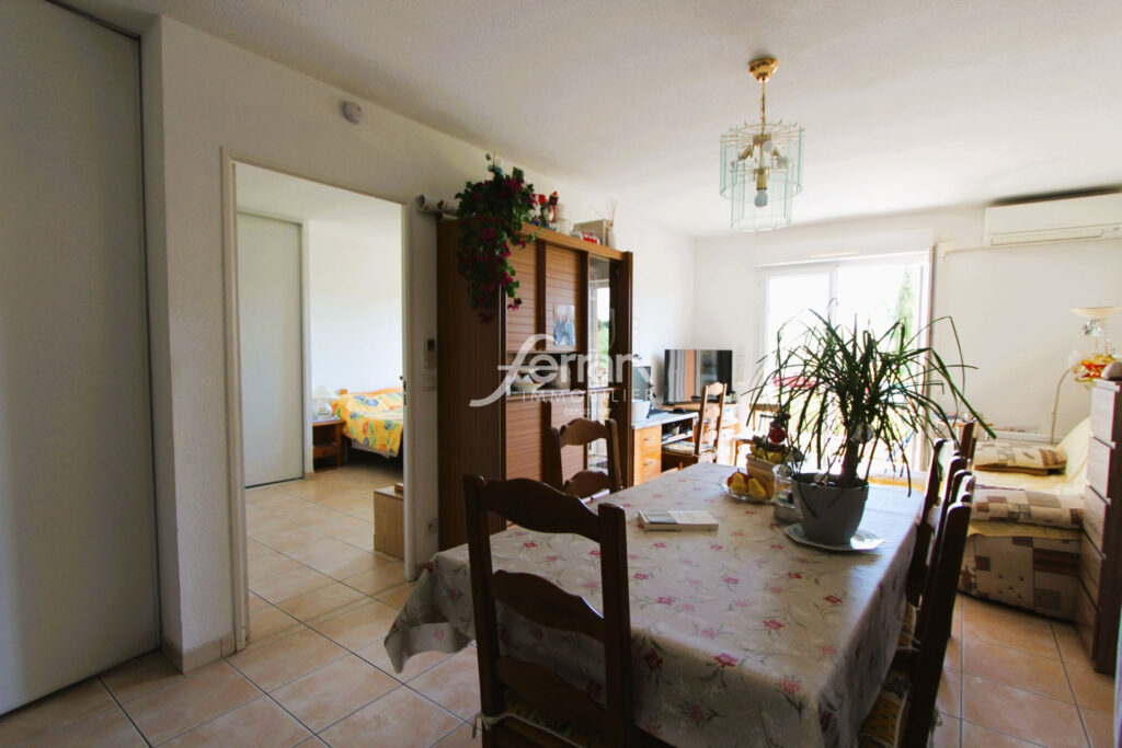A vendre à Flayosc Proche village appartement 43m² avec balcon – 2 pièces – 1 chambre – 42.73 m²