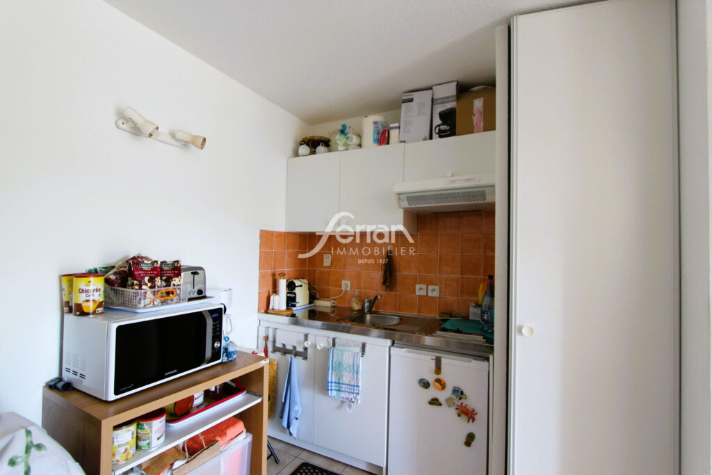 A vendre à Flayosc Proche village appartement 43m² avec balcon – 2 pièces – 1 chambre – 42.73 m²