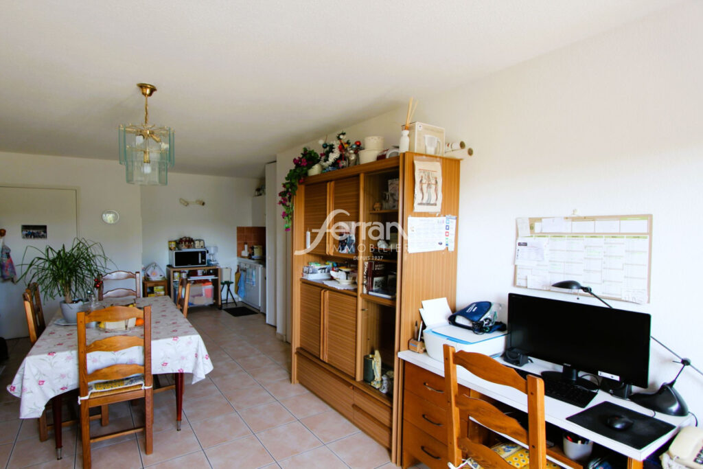 A vendre à Flayosc Proche village appartement 43m² avec balcon – 2 pièces – 1 chambre – 42.73 m²