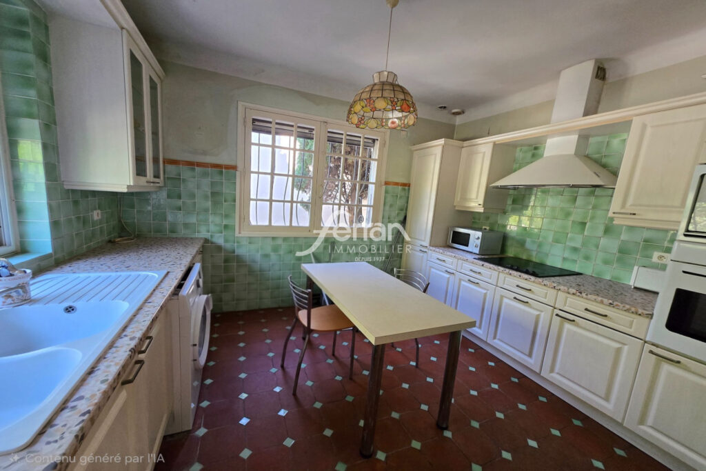 A vendre à Salernes villa organisée en 2 appartements sur un t – 5 pièces – 3 chambres – 147.00 m²