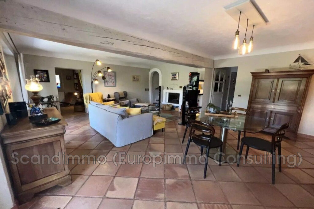 vente maison 5 Pièce(s) – 5 pièces – 3 chambres – 152.00 m²