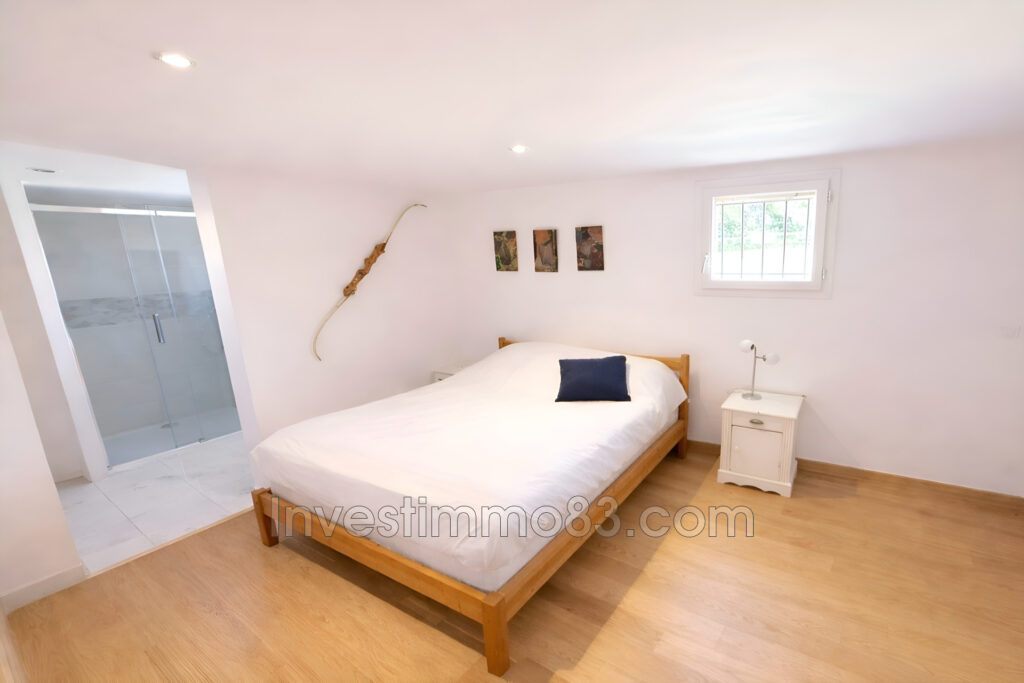 Vidéo de présentation en copiant ce lien :  ou en tapant sur Y – 4 pièces – 3 chambres – 92.00 m²