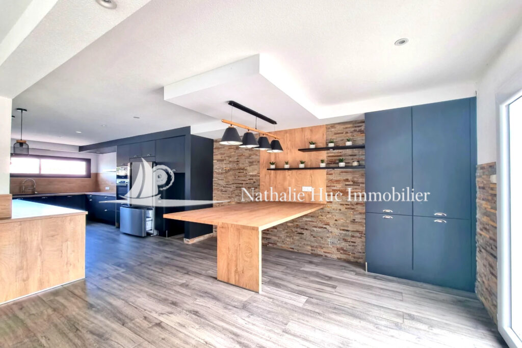 vente maison – NR pièces – 4 chambres – 144.00 m²