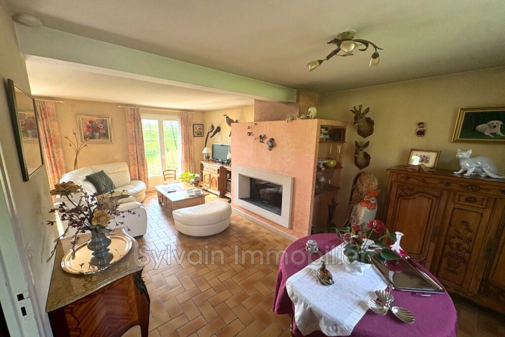 vente maison 7 Pièce(s) – 7 pièces – 3 chambres – 116.00 m²