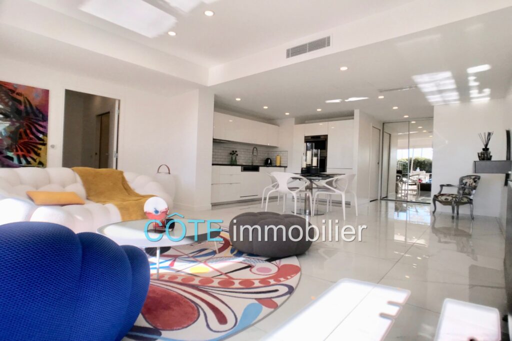 GOLFE JUAN 3P 81 M² à 2 pas des plages ! – 3 pièces – NR chambres – 81.00 m²
