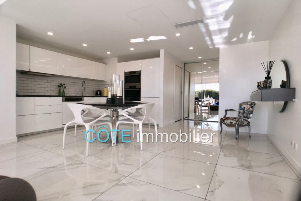 GOLFE JUAN 3P 81 M² à 2 pas des plages ! – 3 pièces – NR chambres – 81.00 m²
