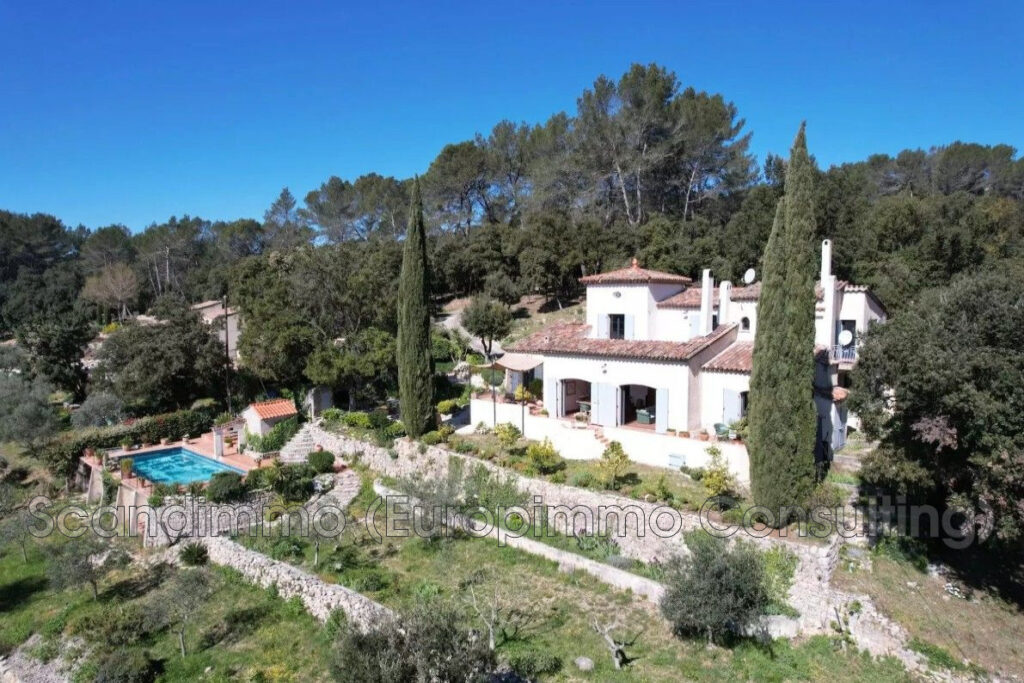 vente maison 7 Pièce(s) – 7 pièces – 5 chambres – 211.00 m²