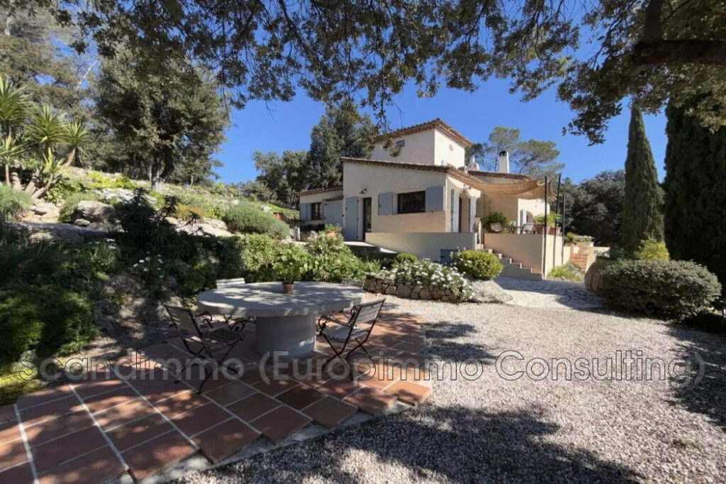 vente maison 7 Pièce(s) – 7 pièces – 5 chambres – 211.00 m²