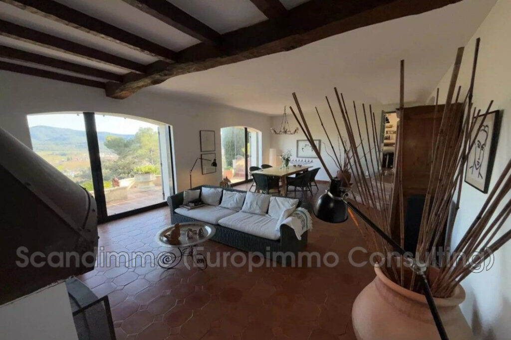 vente maison 7 Pièce(s) – 7 pièces – 5 chambres – 211.00 m²