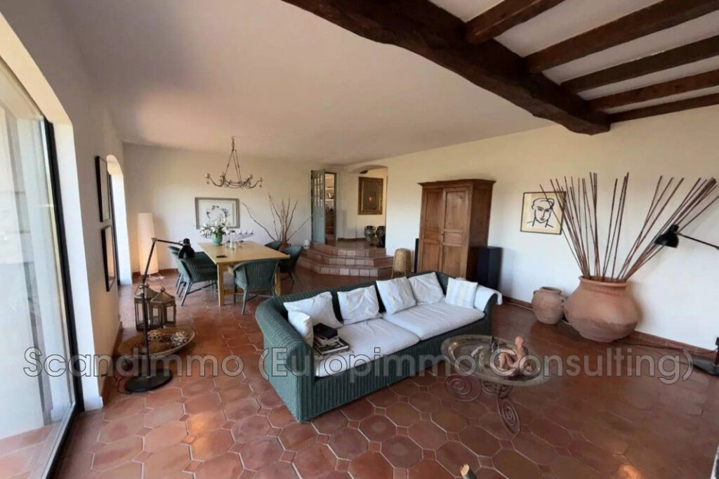 vente maison 7 Pièce(s) – 7 pièces – 5 chambres – 211.00 m²