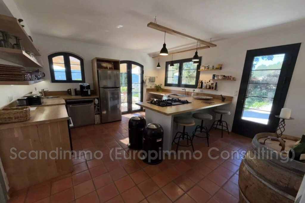 vente maison 7 Pièce(s) – 7 pièces – 5 chambres – 211.00 m²