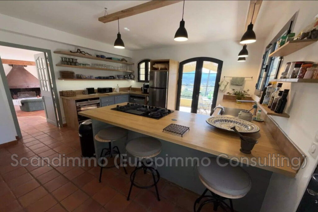 vente maison 7 Pièce(s) – 7 pièces – 5 chambres – 211.00 m²