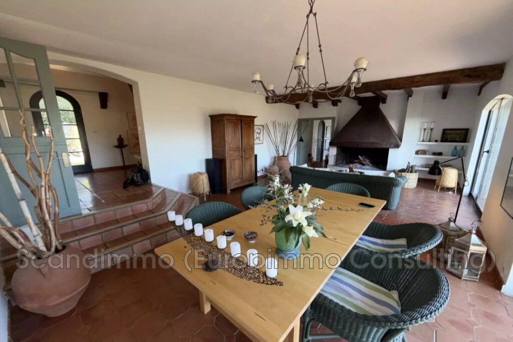 vente maison 7 Pièce(s) – 7 pièces – 5 chambres – 211.00 m²