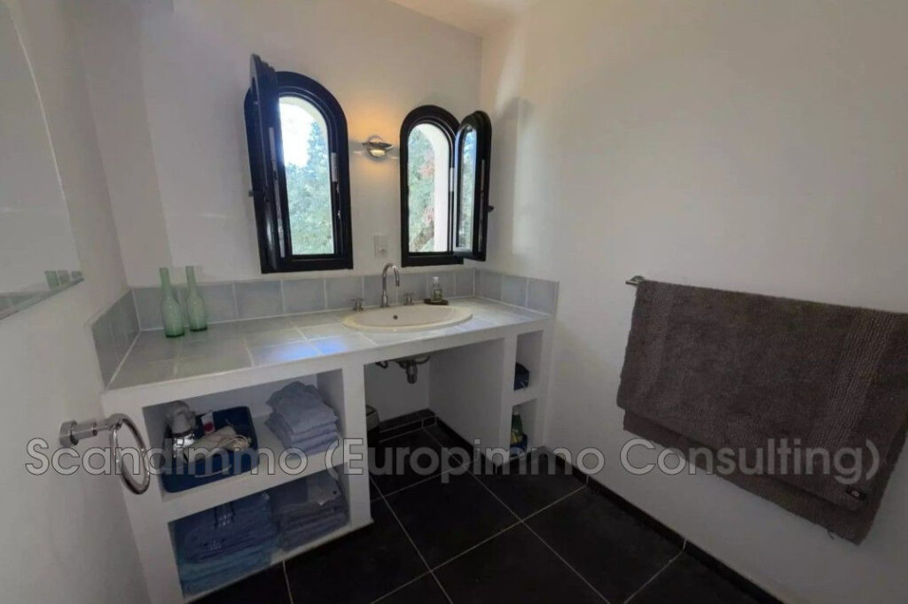 vente maison 7 Pièce(s) – 7 pièces – 5 chambres – 211.00 m²
